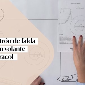 PATRÓN DE FALDA CON VOLANTE CARACOL